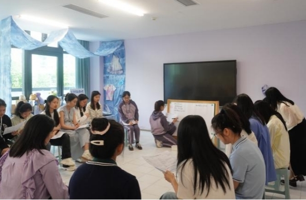 參研教師分組研討。主辦方供圖