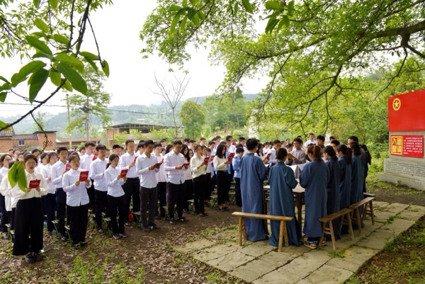 “青馬工程”學(xué)員誦讀《少年中國說》。張靜 攝