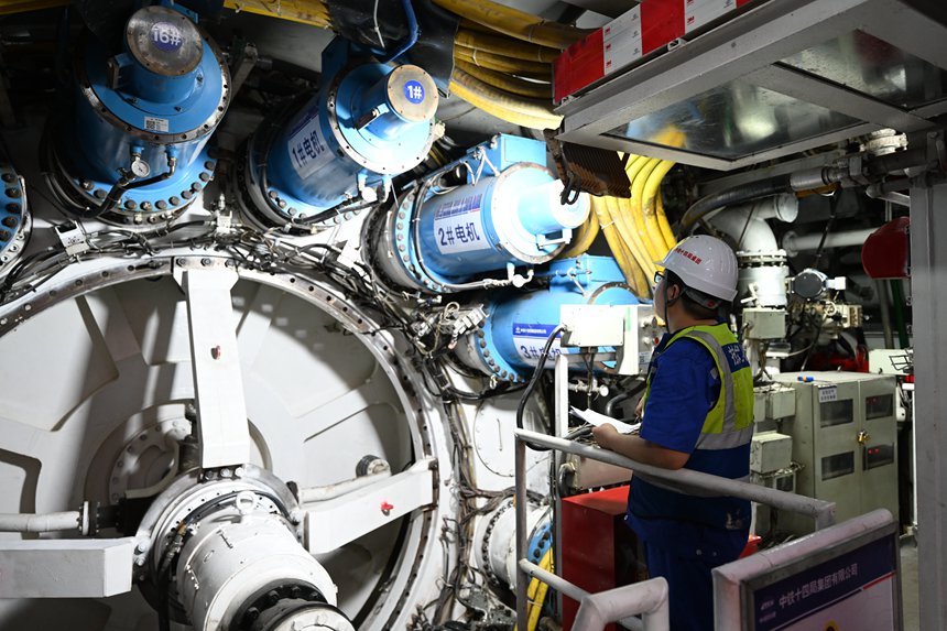 重慶菜園壩長(zhǎng)江鐵路隧道。受訪單位供圖