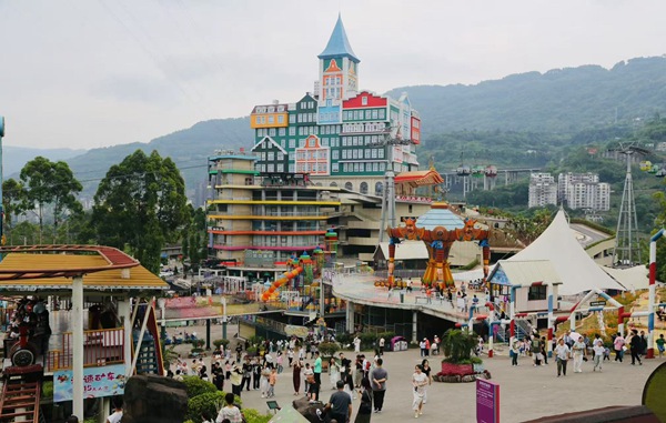 美心紅酒小鎮(zhèn)人氣火爆。景區(qū)供圖