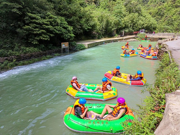 神龍峽漂流。景區(qū)供圖