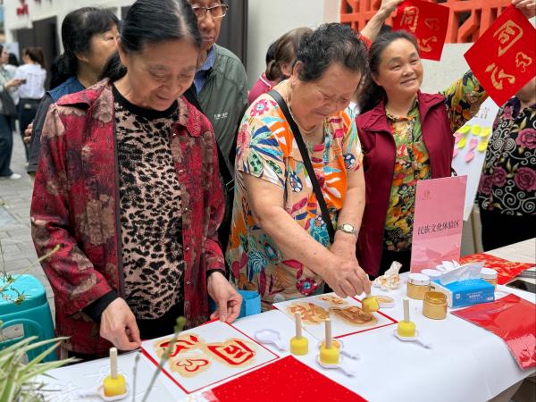 居民參與活動。黃嫻攝