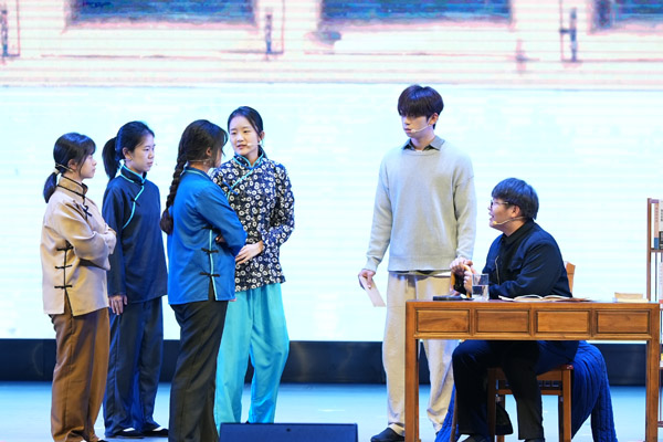 演出現(xiàn)場。西南大學(xué)附屬中學(xué)供圖