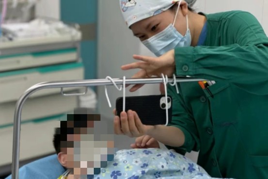 人文關(guān)懷實(shí)踐。重慶西區(qū)醫(yī)院供圖