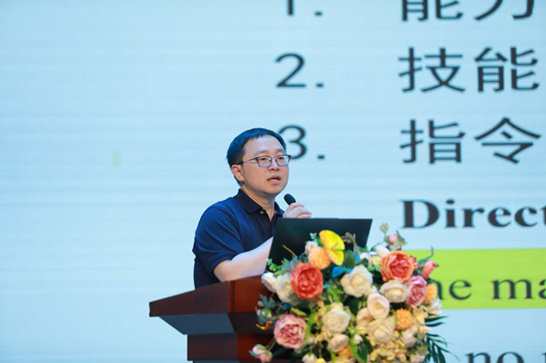 上海市嘉定區(qū)教育學(xué)院副院長(zhǎng)秦惠康作專題講座。主辦方供圖