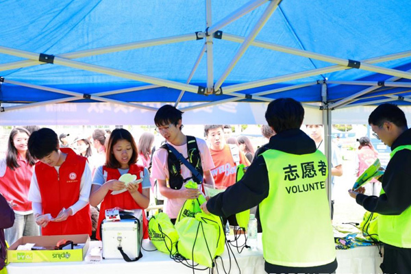 志愿服務(wù)現(xiàn)場。主辦方供圖