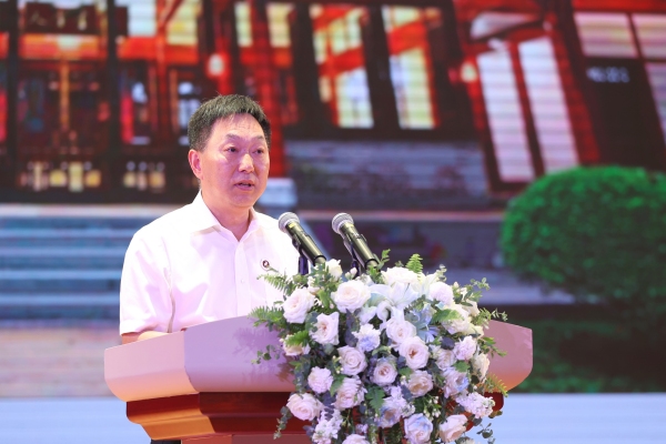 重慶市第一中學(xué)校黨委書記唐宏宇講話。向詩佳攝