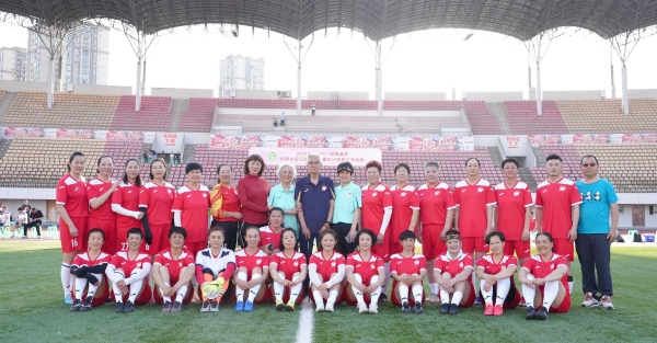 隊(duì)員合影。墊江縣融媒體中心供圖