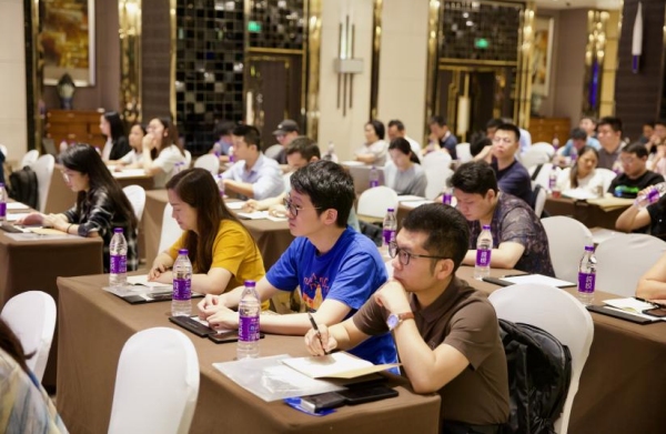 學(xué)員們認(rèn)真聽課。主辦方供圖