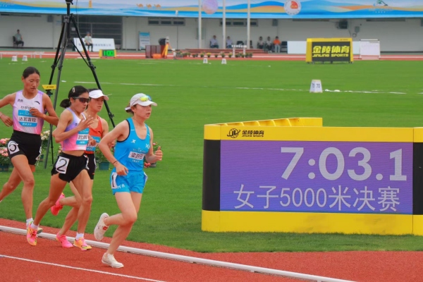 女子5000米決賽。胥世鵬攝