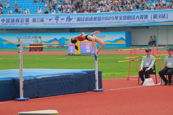 女子跳高決賽。胥世鵬攝