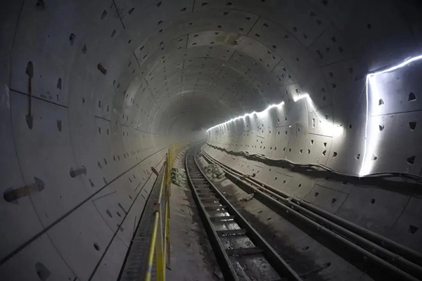 軌道交通18號(hào)線北延伸段建設(shè)現(xiàn)場(chǎng)。重慶市住房城鄉(xiāng)建委供圖