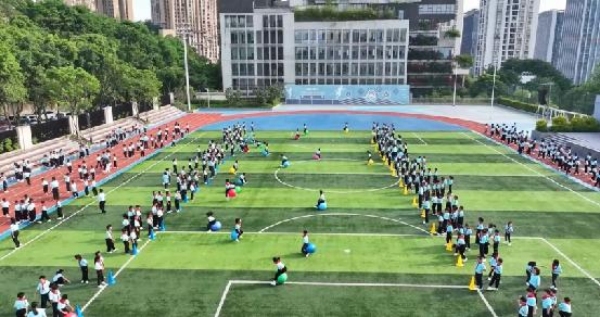 開展主題運動會。金山學校供圖