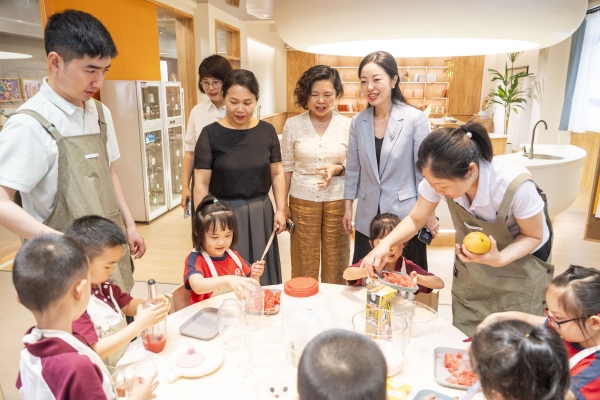 成渝學前教育代表觀摩渝中區(qū)實驗幼兒園教學實踐。渝中區(qū)實驗幼兒園供圖