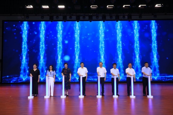 “三四一”思維課堂模式發(fā)布。校方供圖