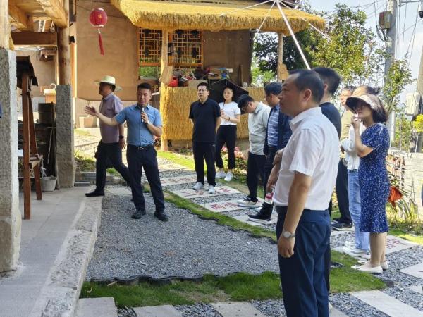 考察調(diào)研現(xiàn)場(chǎng)。張玲玲攝