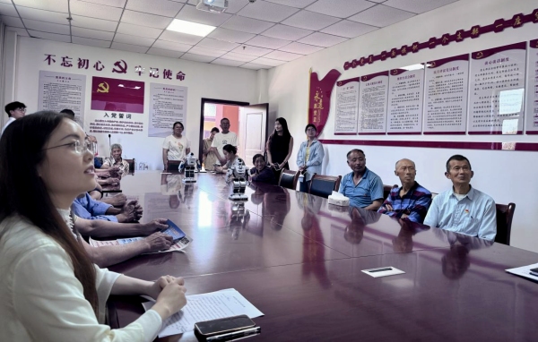 “把AI送給你”志愿服務(wù)活動現(xiàn)場。重慶理工大學(xué)供圖