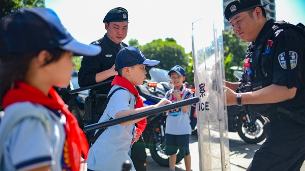 活動現(xiàn)場。南岸區(qū)公安分局供圖