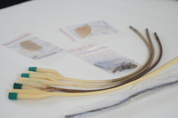 作品“基于納米銀抗菌的高強(qiáng)度可拉伸MXene摻雜明膠/海藻酸鈉水凝膠導(dǎo)尿管涂層”。重慶理工大學(xué)供圖