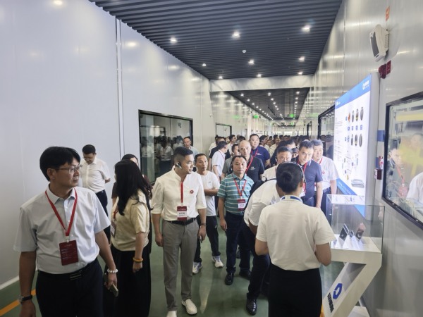 進行企業(yè)考察。銅梁區(qū)委宣傳部供圖