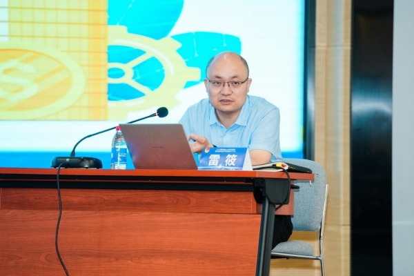 團市委進行“五小”活動宣講指導(dǎo)。郵儲銀行重慶分行供圖