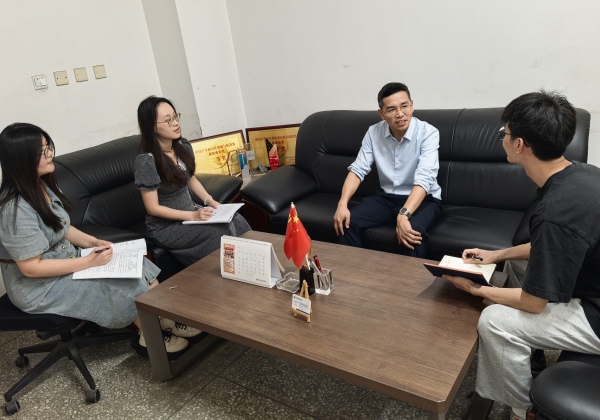 團(tuán)隊(duì)進(jìn)行實(shí)地調(diào)研。重慶理工大學(xué)供圖