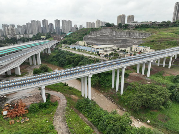 李家沱復(fù)線橋南引道項(xiàng)目。重慶市住房城鄉(xiāng)建委供圖