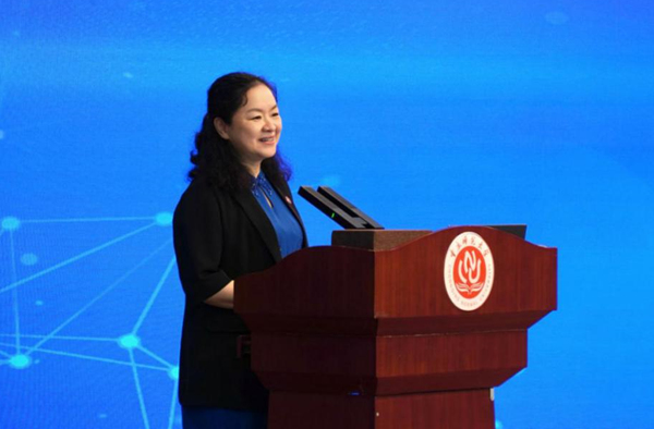 重慶師范大學黨委常委、副校長黃永宜致辭。重慶師范大學供圖