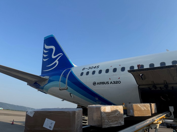 搭載貨物的華夏航空航班。華夏航空供圖