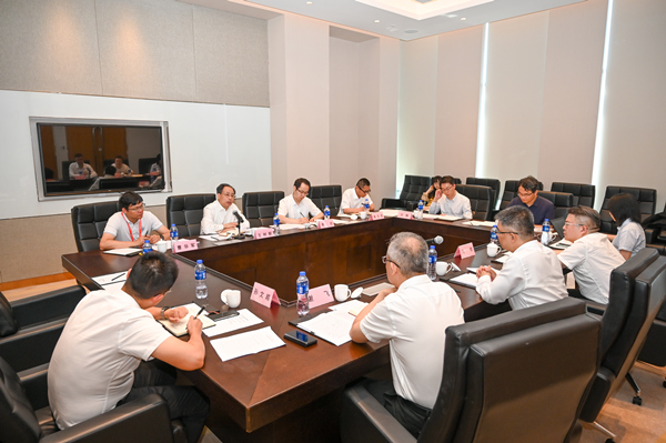 重慶大學(xué)與四川省自貢市政府舉行校地合作座談會。陳林攝