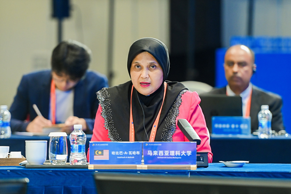 馬來西亞理科大學(xué)副校長(zhǎng)哈比巴·A·瓦哈布致辭。陳林?jǐn)z