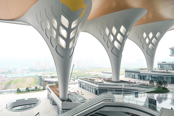 重慶東站。鄒樂攝