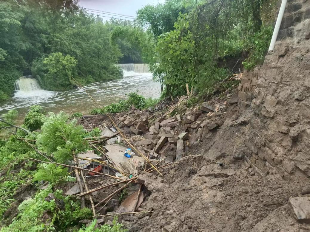 滑移后現(xiàn)場局部照片。川東南地質(zhì)大隊(duì)供圖