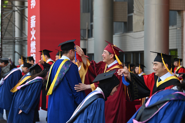 授位儀式。鄒樂攝