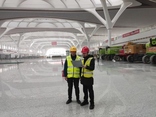 勘察現(xiàn)場。重慶移動(dòng)供圖