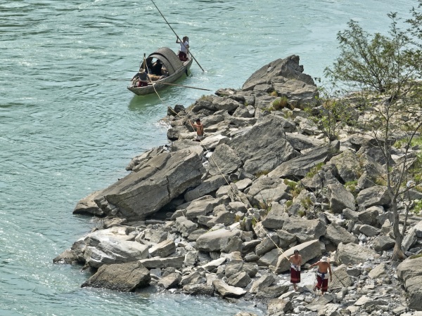 烏江流域的纖夫。彭水縣融媒體中心供圖