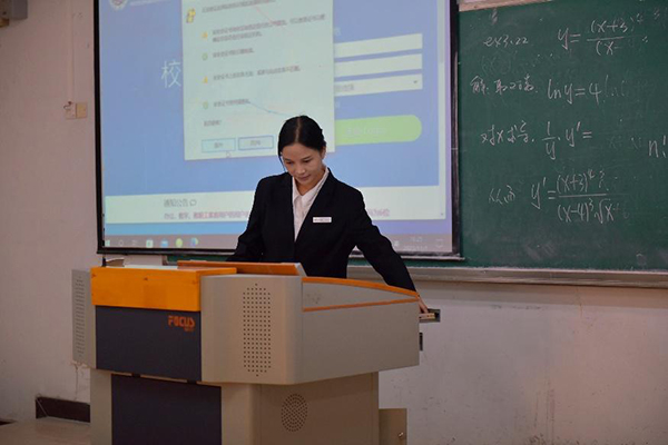 設(shè)備定期檢測(cè)。東原仁知服務(wù)供圖