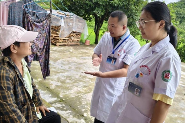 健康關(guān)懷送上門。張穎攝