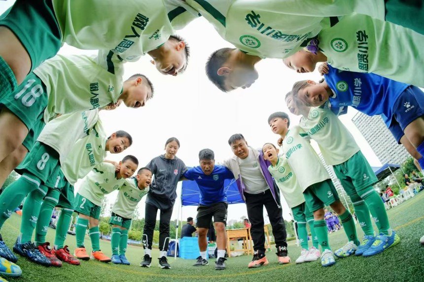 在博皓運(yùn)動(dòng)中心舉辦的青少年足球賽。受訪者供圖