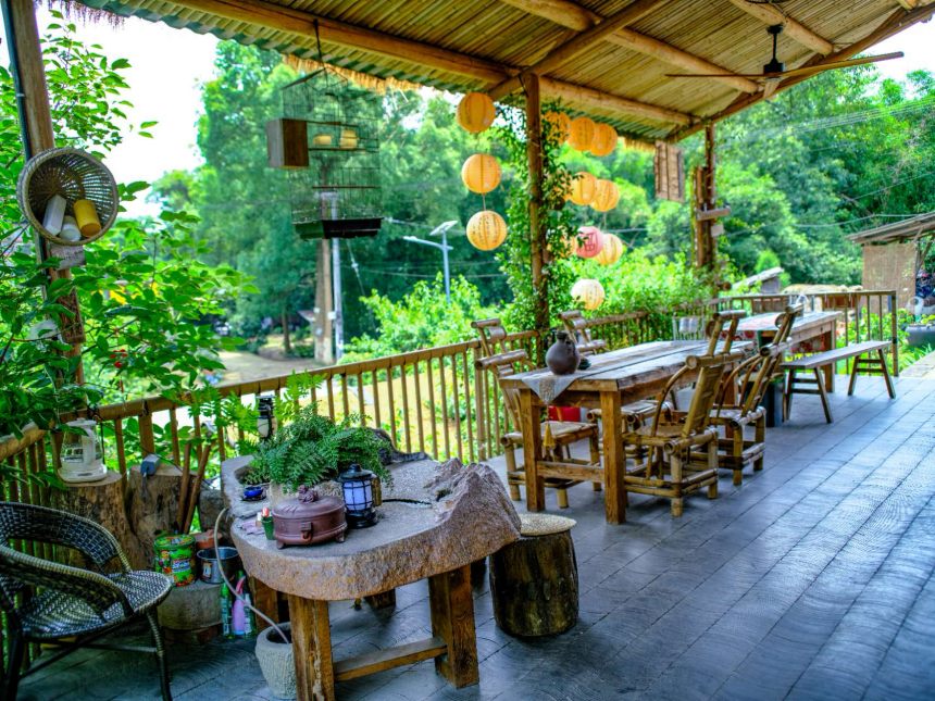 環(huán)境優(yōu)美的虎峰山石頭院。受訪者供圖