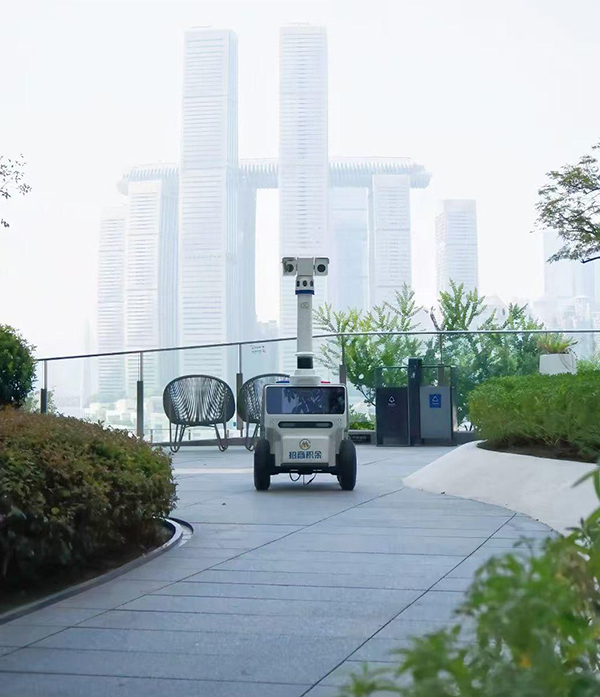 “招小巡” 智能化巡檢設備在重慶落地。招商積余重慶公司供圖