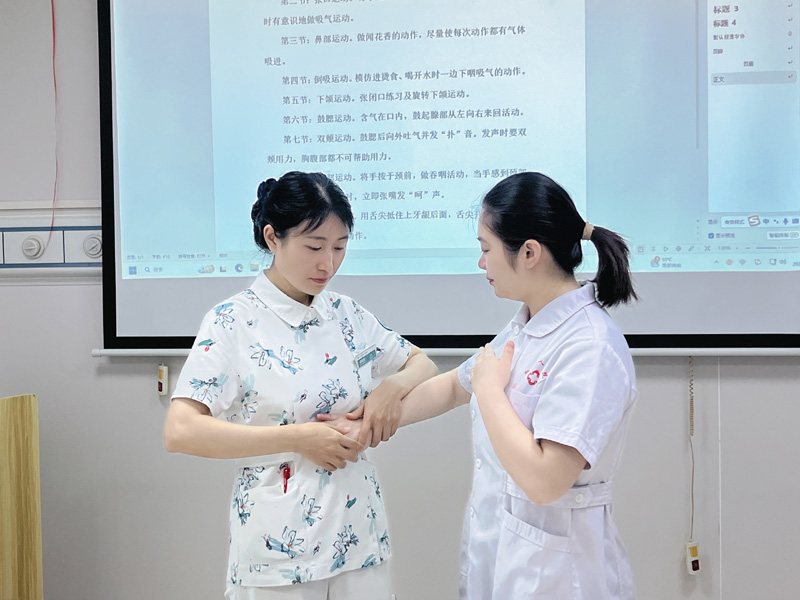 第一期食管發(fā)音訓(xùn)練師培訓(xùn)班開班。