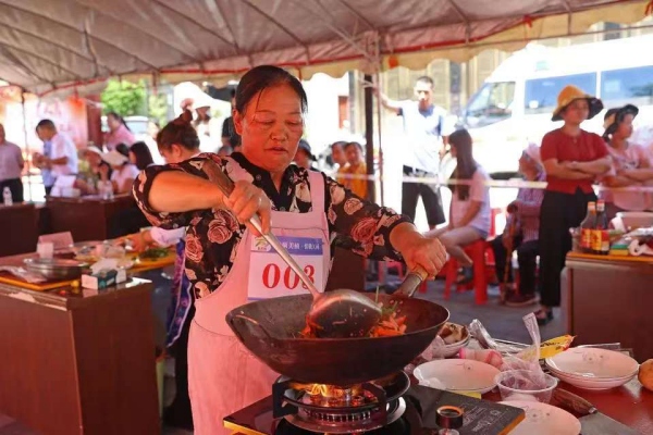 鄉(xiāng)村廚藝賽。趙勇攝