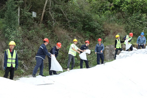 二郎電廠灰?guī)扉_展防汛演練。國家電投重慶公司供圖