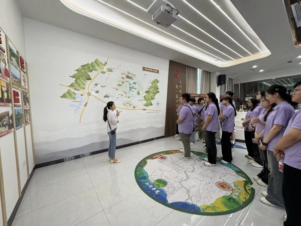 調(diào)研活動(dòng)。重慶科技大學(xué)石油與天然氣工程學(xué)院供圖