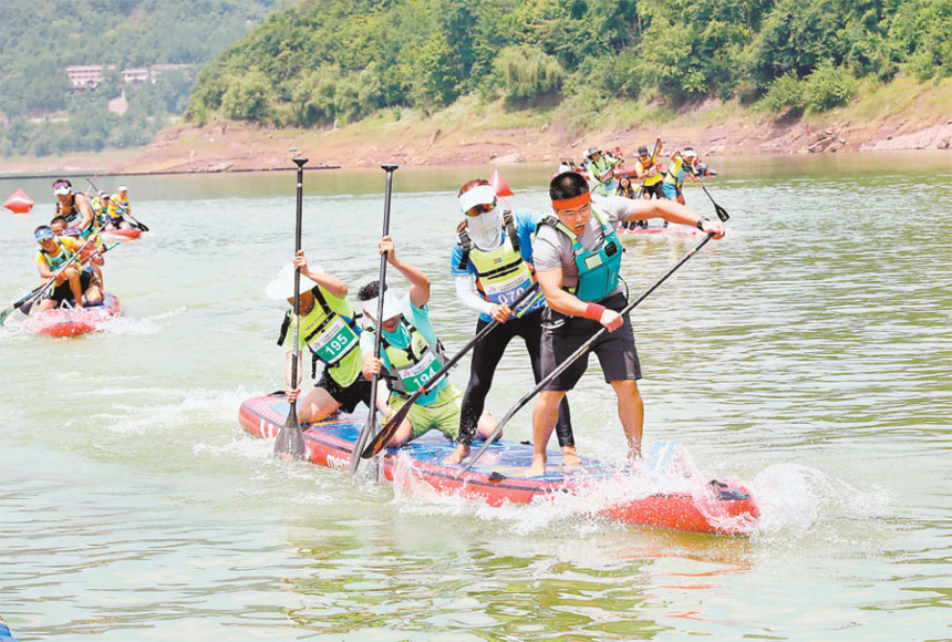 七月十二日，石柱首屆槳板俱樂部聯(lián)賽在橋頭鎮(zhèn)舉行。（受訪者供圖）