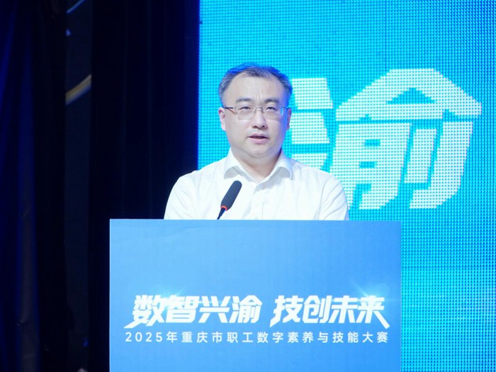 市總工會(huì)副主席楊懿作總結(jié)發(fā)言 周子貴/攝