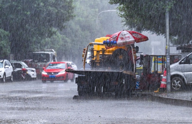 7月18日，渝北區(qū)冉家壩暴雨來襲。記者 張錦輝 攝