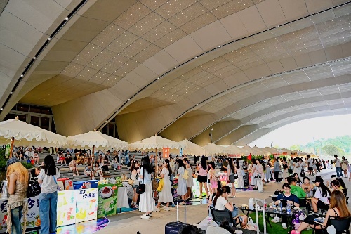 科學會堂集市開街運營。高新產(chǎn)業(yè)公司供圖