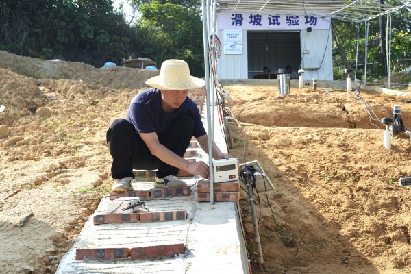 滑坡試驗(yàn)場(chǎng)現(xiàn)場(chǎng)。陳欣薇攝